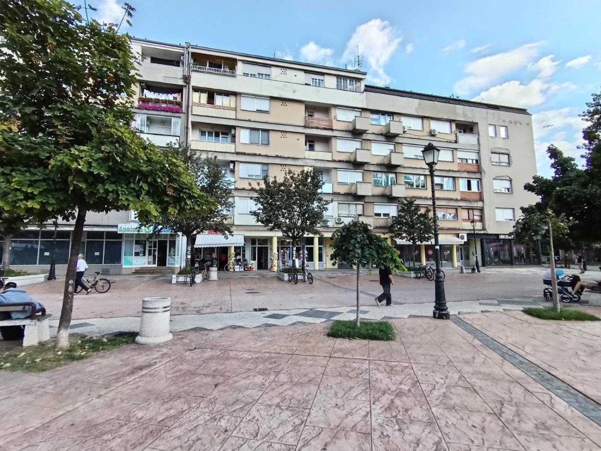 Red Square Apartment Pirot Exterior photo